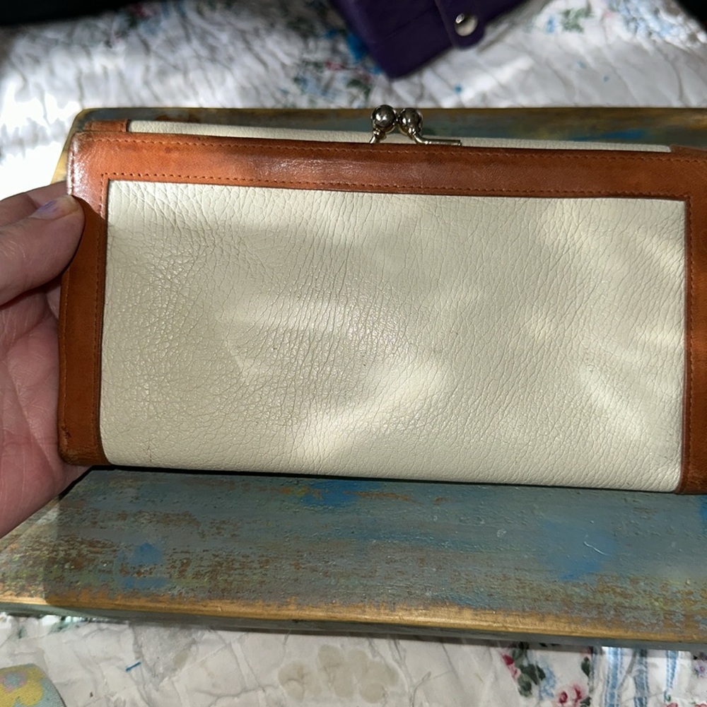 Vintage Dooney & Bourke Cream w/Brown trifold Wallet - Picture 2 of 6